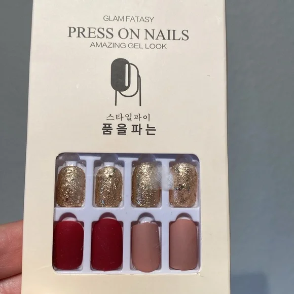 Two (2) Sets of Press on Nails Medium length - Picture 4 of 6